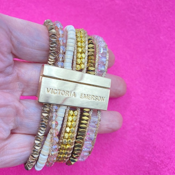 VICTORIA EMERSON Cuff Bracelet Magnetic Clasp Sparkly Boho - Picture 1 of 5